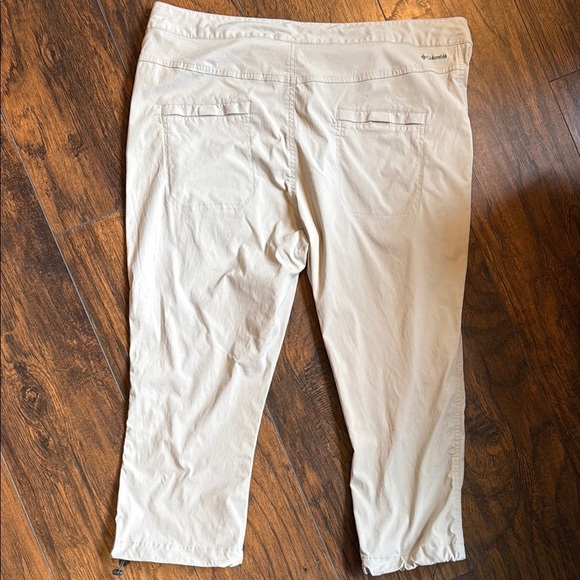Columbia size 16 women’s hike Capri (F14) - Picture 5 of 8